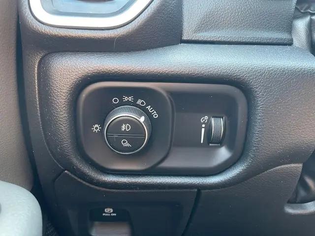 2023 Ram 1500 Big Horn Crew Cab 4x4 57 Box