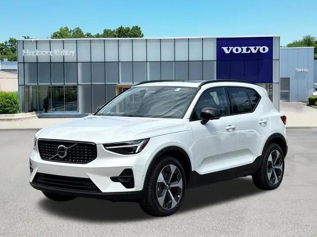2026 Volvo XC40 Plus, B5 AWD Gas mild hybrid, Dark for sale in Wappingers Falls, NY