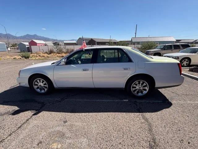 2004 Cadillac DeVille Standard