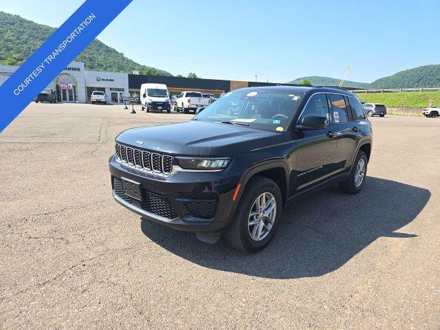 2023 Jeep Grand Cherokee Laredo 4x4 2023 Jeep Grand Cherokee Laredo 4x4