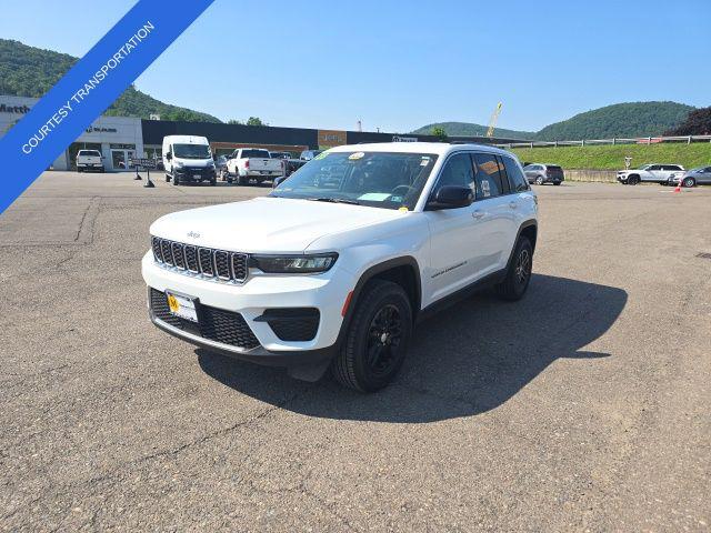 2023 Jeep Grand Cherokee Laredo 4x4 2023 Jeep Grand Cherokee Laredo 4x4