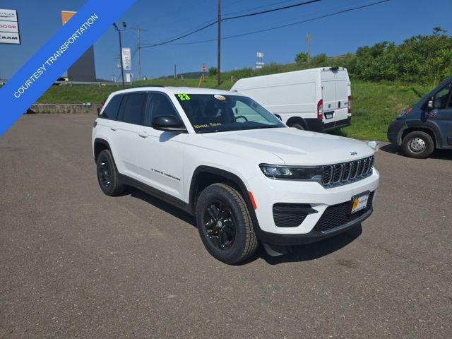 2023 Jeep Grand Cherokee Laredo 4x4 2023 Jeep Grand Cherokee Laredo 4x4