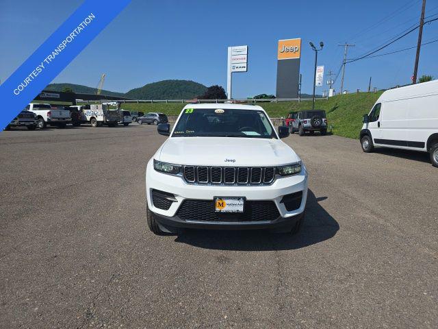2023 Jeep Grand Cherokee Laredo 4x4 2023 Jeep Grand Cherokee Laredo 4x4