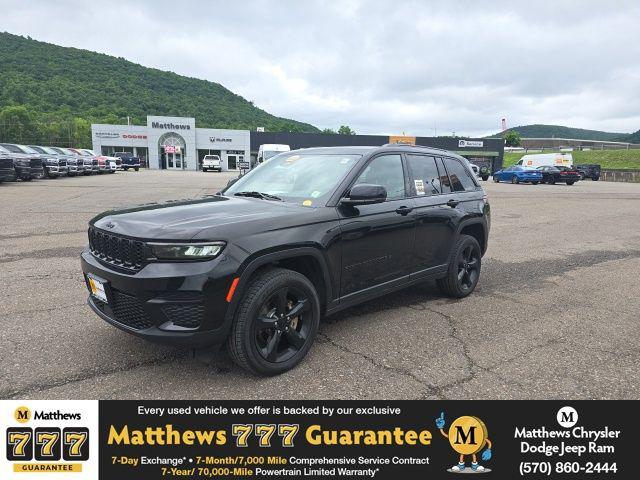 2023 Jeep Grand Cherokee Altitude 4x4 2023 Jeep Grand Cherokee Altitude 4x4