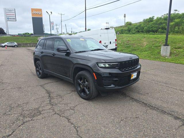 2023 Jeep Grand Cherokee Altitude 4x4 2023 Jeep Grand Cherokee Altitude 4x4