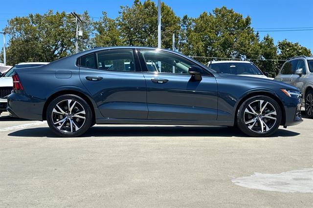 2025 Volvo S60 B5 Plus