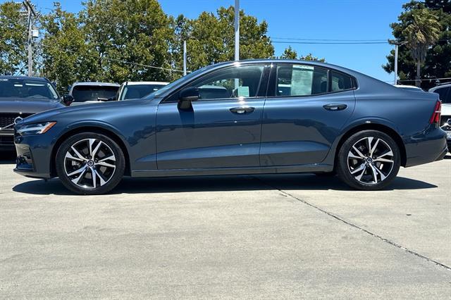 2025 Volvo S60 B5 Plus