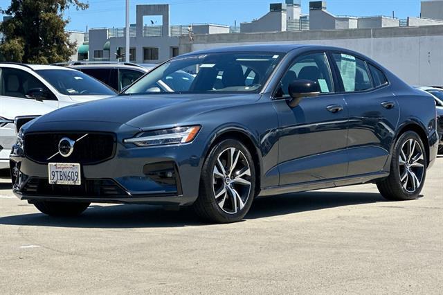 2025 Volvo S60 B5 Plus