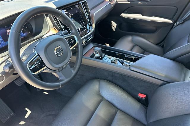 2025 Volvo S60 B5 Plus