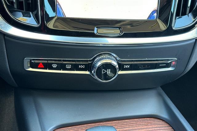 2025 Volvo S60 B5 Plus