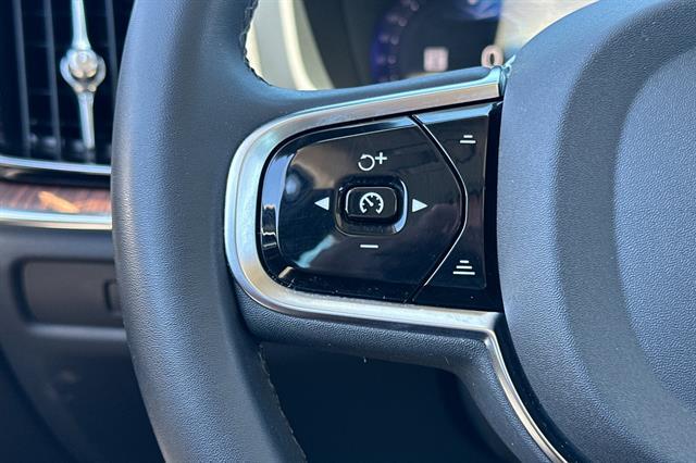 2025 Volvo S60 B5 Plus