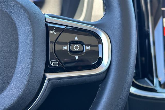 2025 Volvo S60 B5 Plus