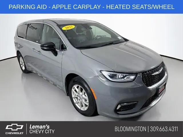 2025 Chrysler Pacifica Select for sale in Bloomington, IL