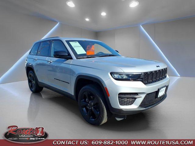 2023 Jeep Grand Cherokee Altitude 4x4 2023 Jeep Grand Cherokee Altitude 4x4