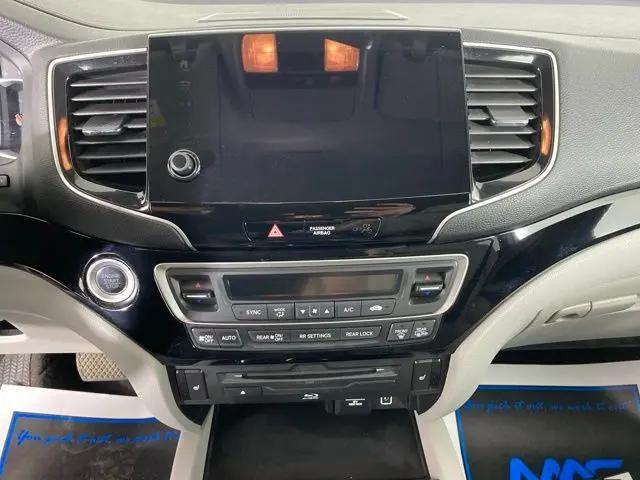 2021 Honda Pilot AWD Touring 8 Passenger
