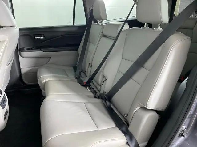 2021 Honda Pilot AWD Touring 8 Passenger