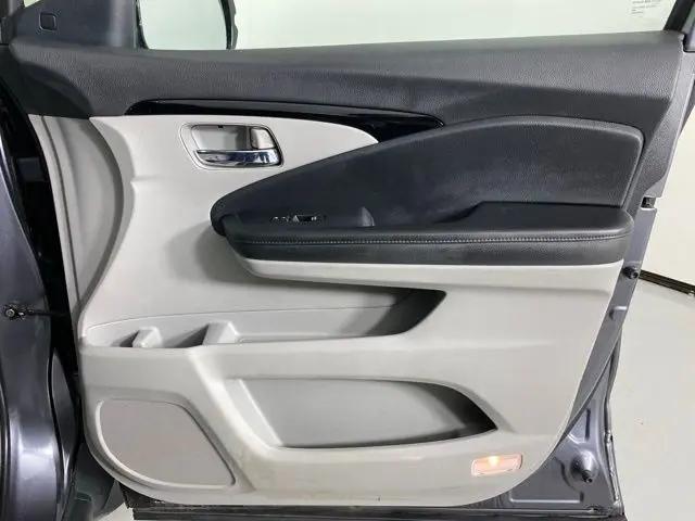 2021 Honda Pilot AWD Touring 8 Passenger