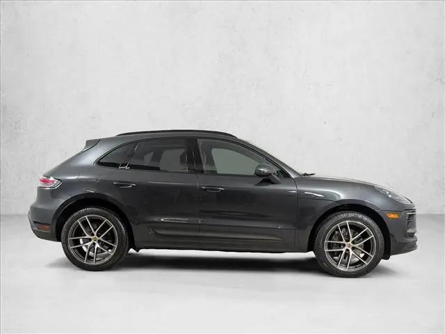 2022 Porsche Macan Macan