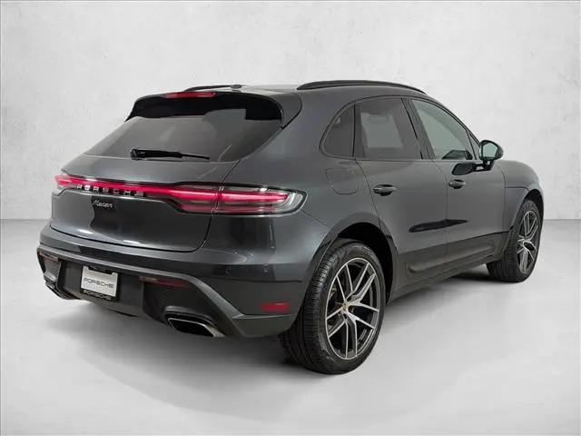 2022 Porsche Macan Macan