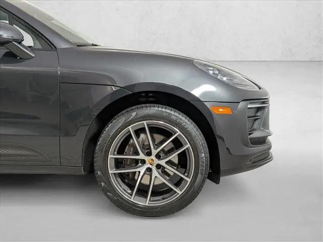 2022 Porsche Macan Macan
