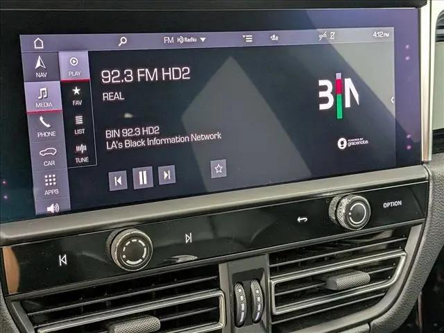 2022 Porsche Macan Macan