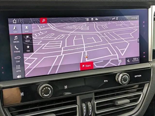 2022 Porsche Macan Macan