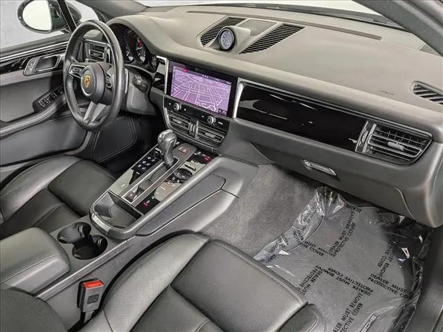 2022 Porsche Macan Macan