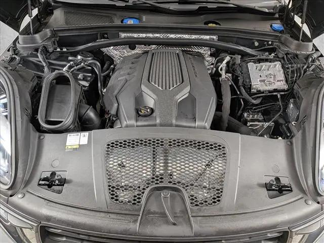 2022 Porsche Macan Macan