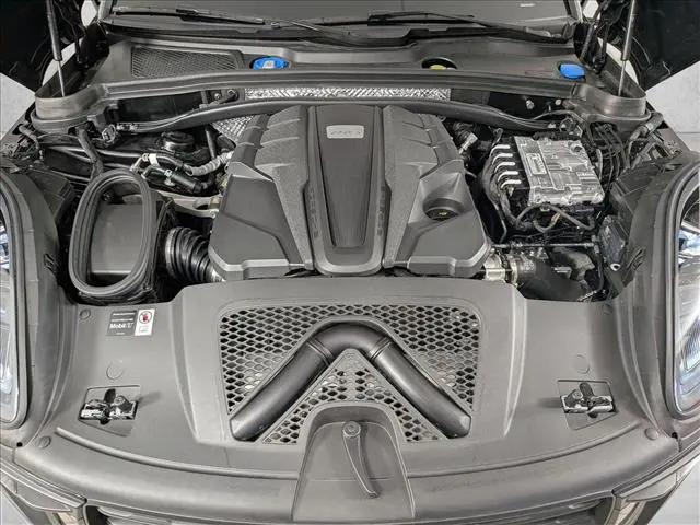 2025 Porsche Macan S