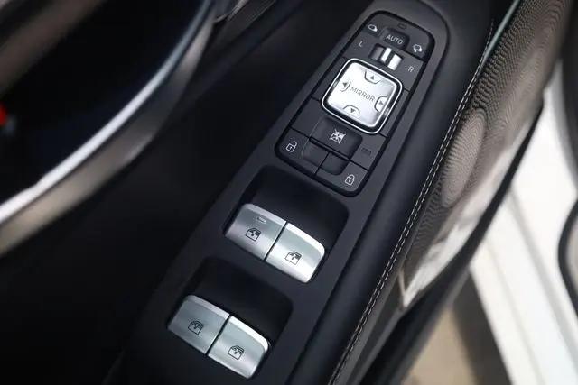 2022 Genesis G90 5.0 Ultimate AWD