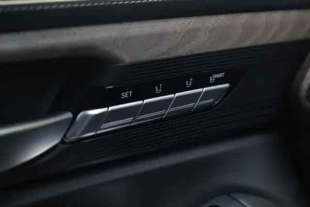 2022 Genesis G90 5.0 Ultimate AWD