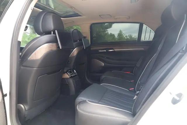 2022 Genesis G90 5.0 Ultimate AWD