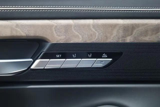 2022 Genesis G90 5.0 Ultimate AWD