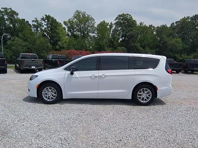 2027 Chrysler Pacifica LX