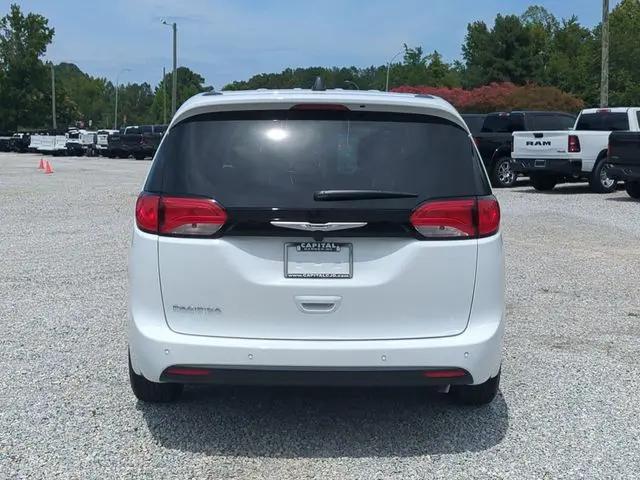 2027 Chrysler Pacifica LX