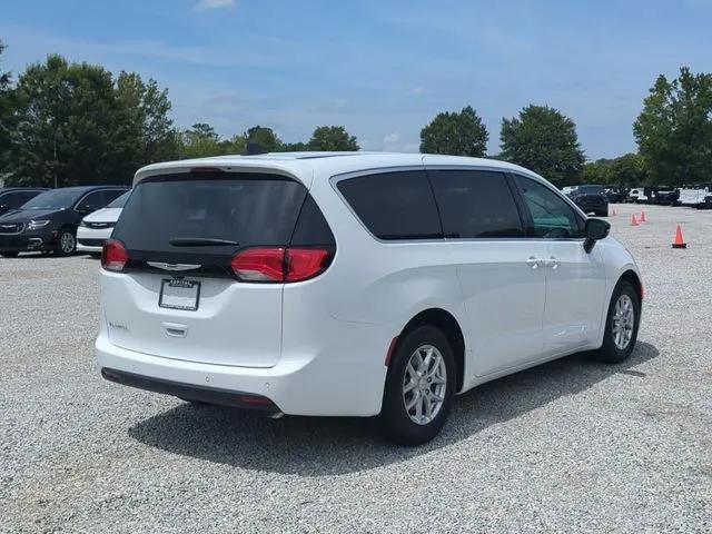2027 Chrysler Pacifica LX