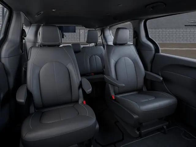 2027 Chrysler Pacifica LX