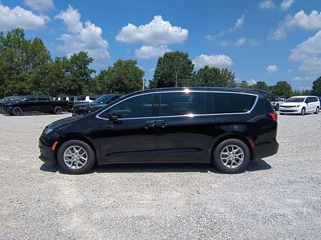 2027 Chrysler Pacifica LX