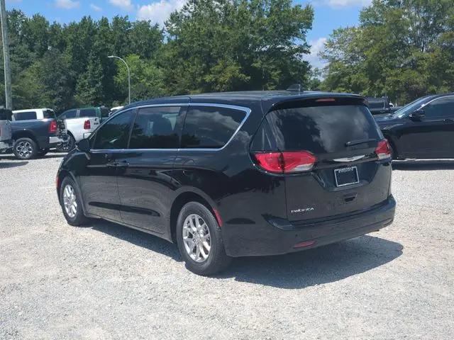 2027 Chrysler Pacifica LX
