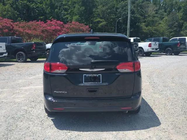 2027 Chrysler Pacifica LX