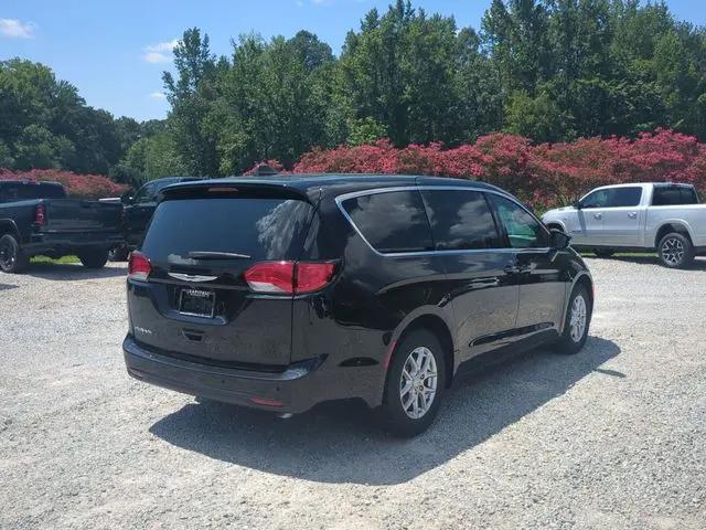 2027 Chrysler Pacifica LX