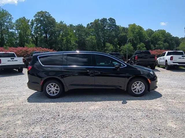 2027 Chrysler Pacifica LX