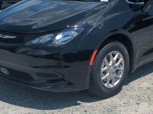 2027 Chrysler Pacifica LX