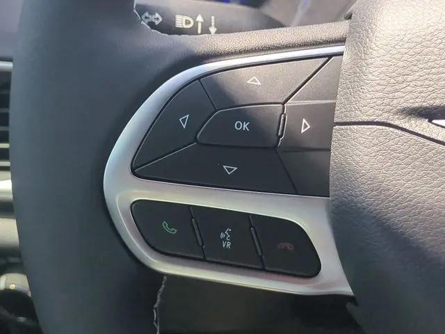 2027 Chrysler Pacifica LX