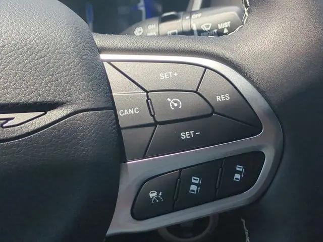 2027 Chrysler Pacifica LX