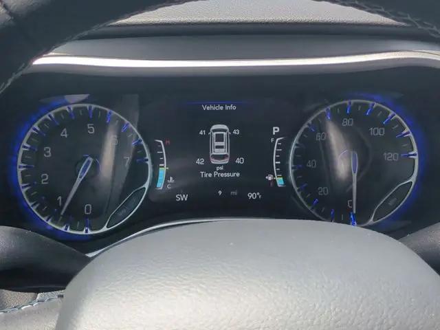 2027 Chrysler Pacifica LX