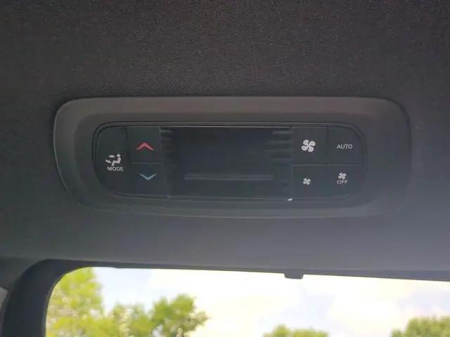 2027 Chrysler Pacifica LX