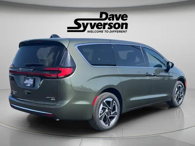 2027 Chrysler Pacifica Limited
