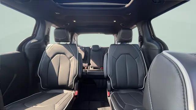 2027 Chrysler Pacifica Limited