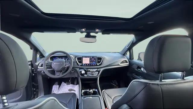 2027 Chrysler Pacifica Limited